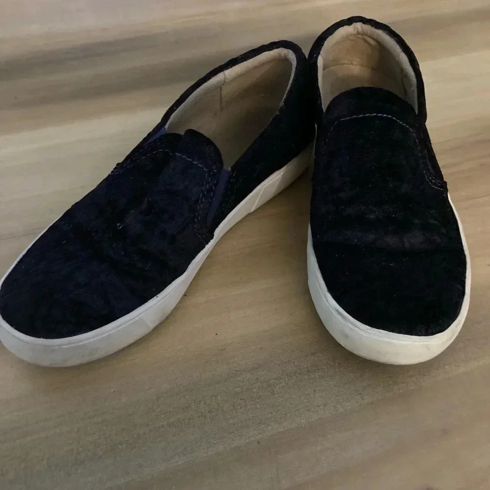 Naturalizer slip on sneakers​ - Picture 3 of 5
